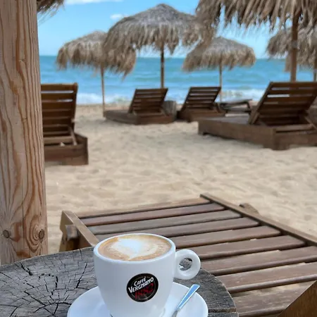 Апартамент Seafront With Panoramic Terrace Златни пясъци